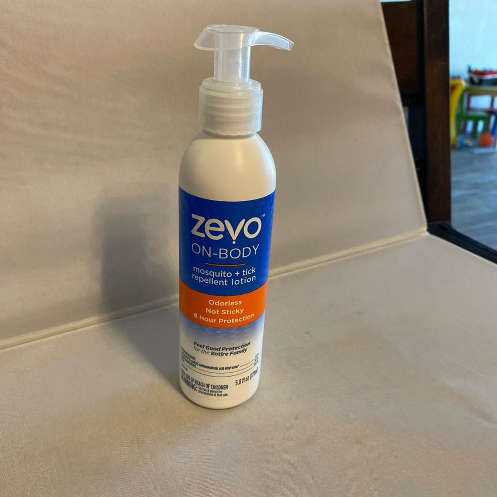 On-Body Mosquito & Tick Repellent Lotion - Blue and White zero